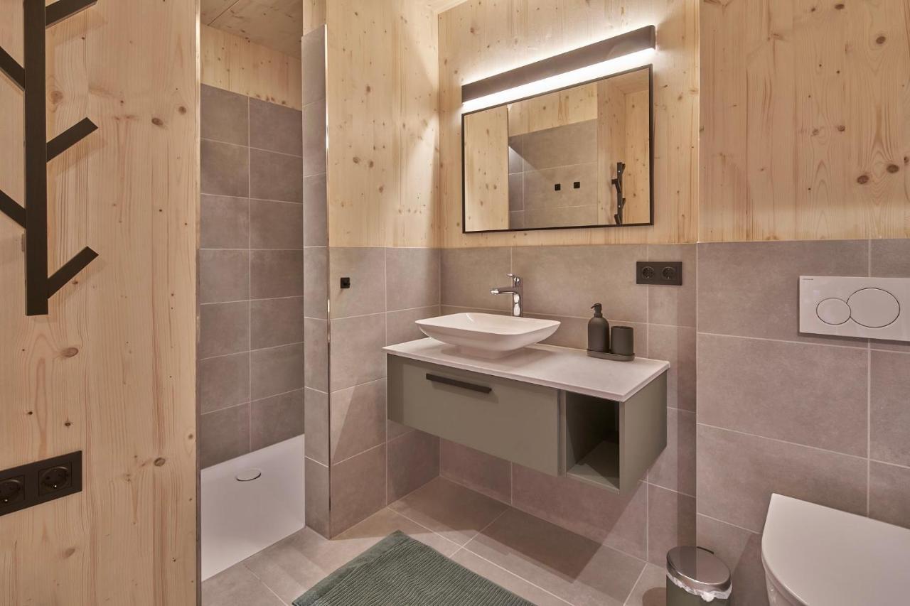 Black Forest Lodges - Gehobene Ferienwohnungen Mit Privatsaunas Тульфес Экстерьер фото