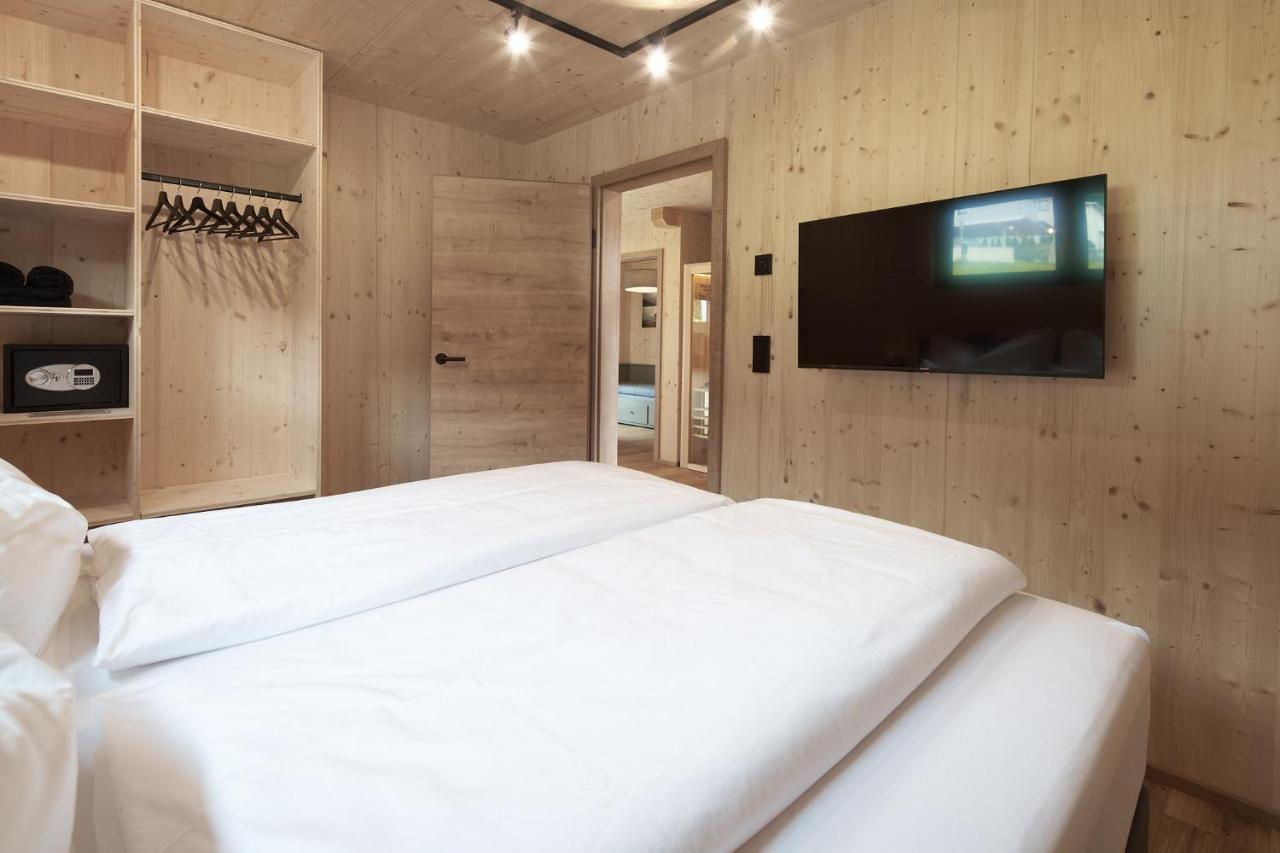 Black Forest Lodges - Gehobene Ferienwohnungen Mit Privatsaunas Тульфес Экстерьер фото